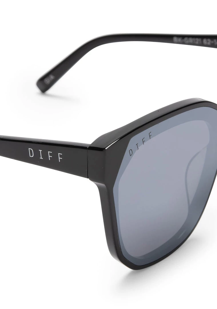 DIFF Eyewear New Gia Sunglasses In Black/Grey Mirror 6 DIFF Eyewear New Gia Sunglasses In Black/Grey Mirror