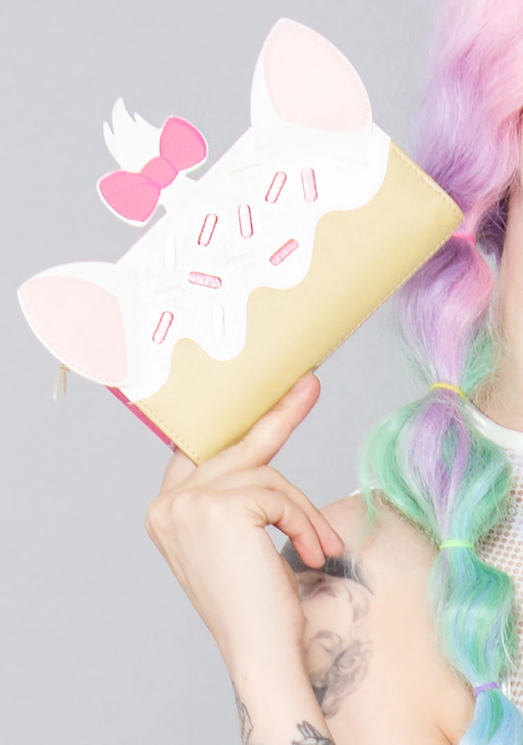 Loungefly New X Disney Marie Sprinkle Cupcake Cosplay Flap Wallet 3 Loungefly New X Disney Marie Sprinkle Cupcake Cosplay Flap Wallet