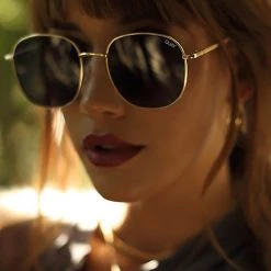 Quay Australia Jezabell Sunglasses In Gold/Smoke