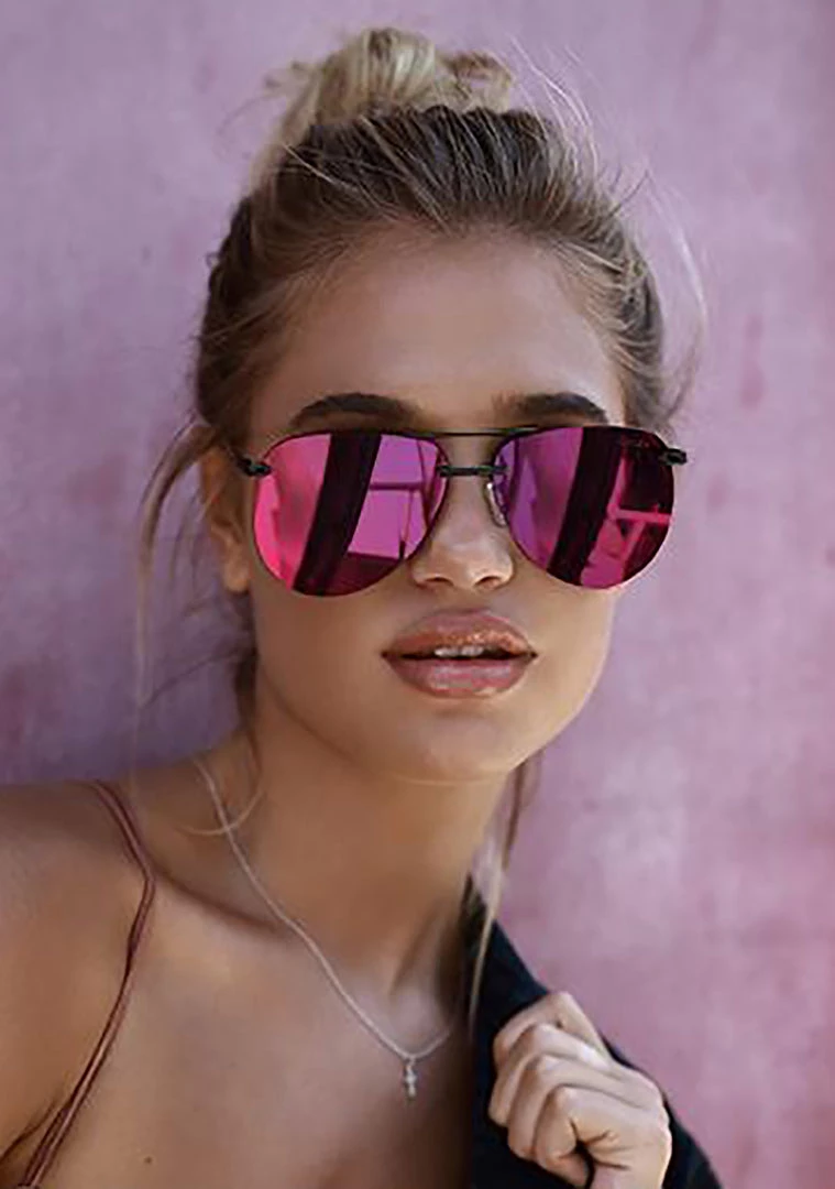 Quay Australia The Playa Sunglasses In Black/Pink Accessories 7 Quay Australia The Playa Sunglasses In Black/Pink Accessories