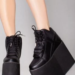 Y.R.U. Qozmo Sky Hi Platform Sneakers In Black Shoes